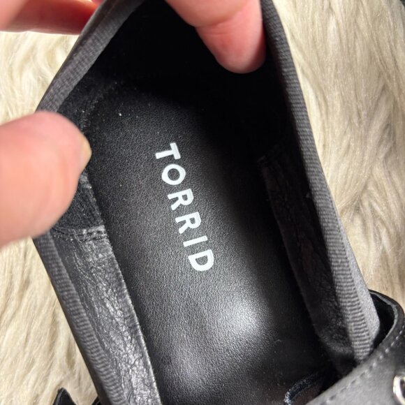 NWOB Torrid Satin Buckle Mary Jane Flats - Picture 3 of 6